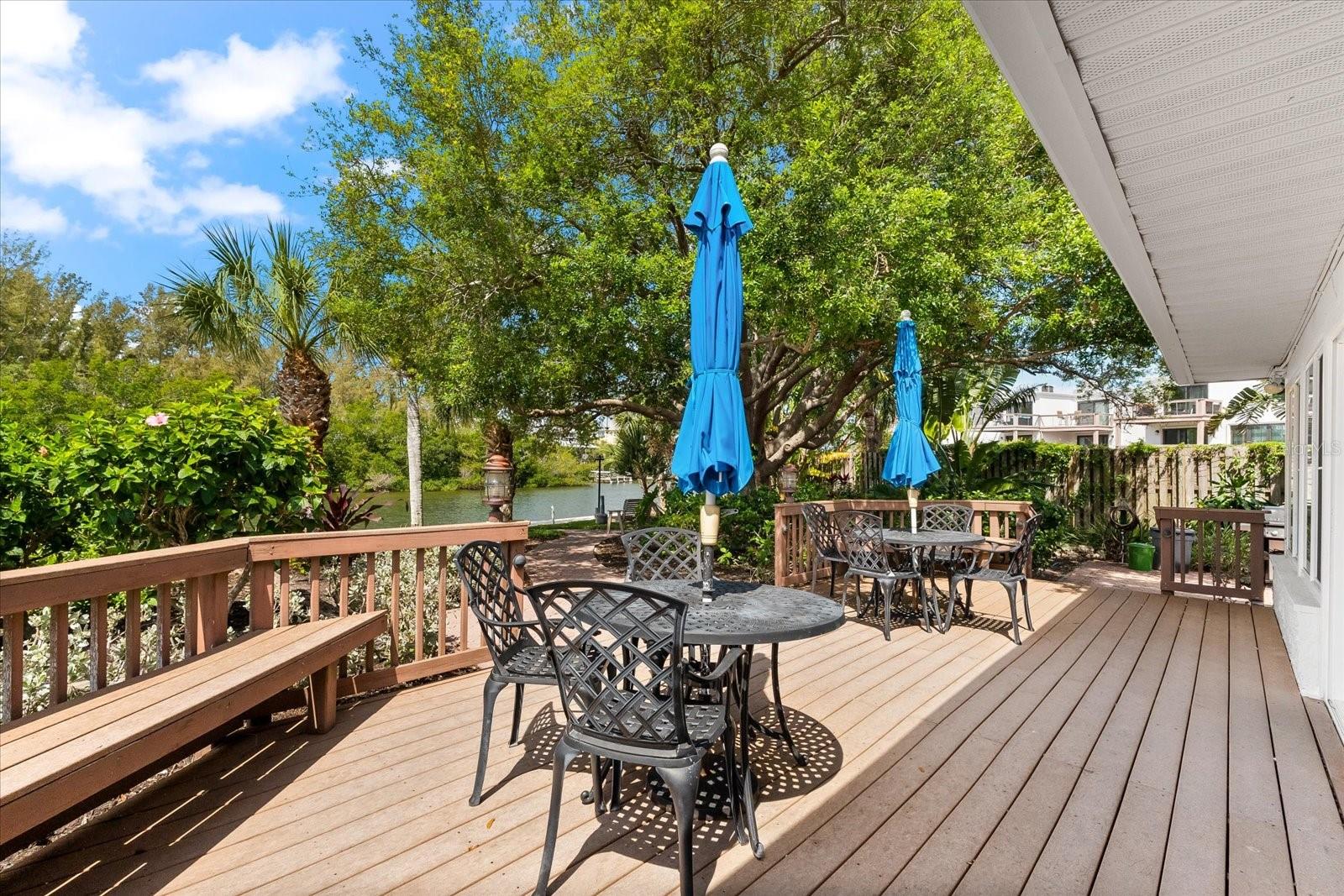 POINTE ON MIDNIGHT PASS - Residential