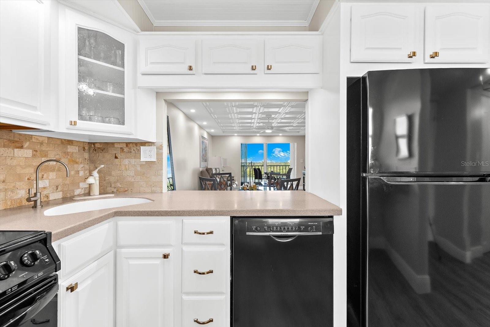 POINTE ON MIDNIGHT PASS - Residential