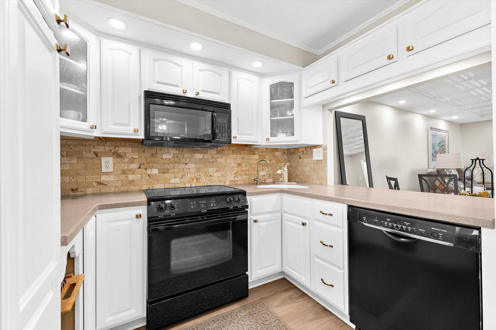 POINTE ON MIDNIGHT PASS - Residential