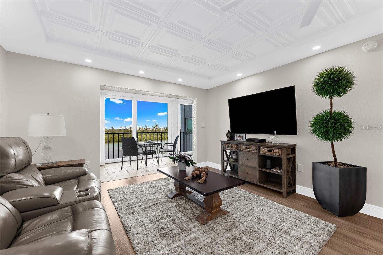 POINTE ON MIDNIGHT PASS - Residential