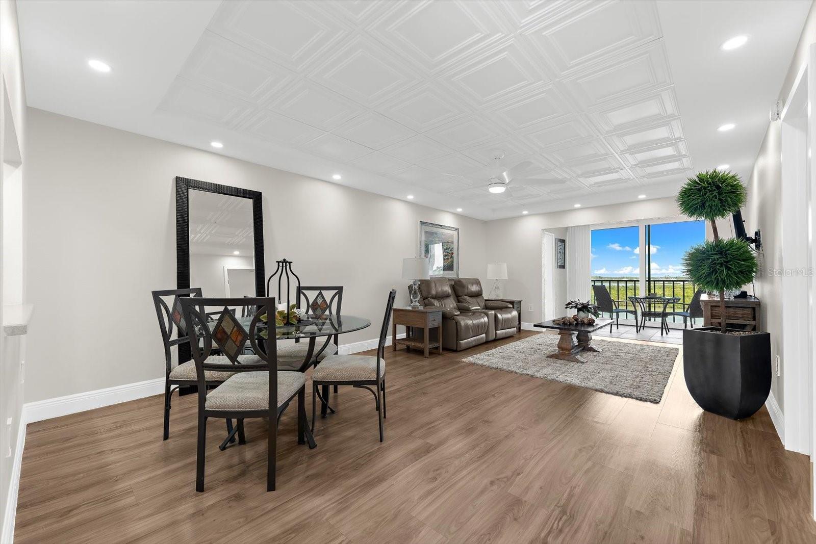 POINTE ON MIDNIGHT PASS - Residential