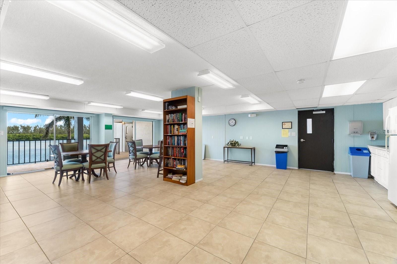 POINTE ON MIDNIGHT PASS - Residential