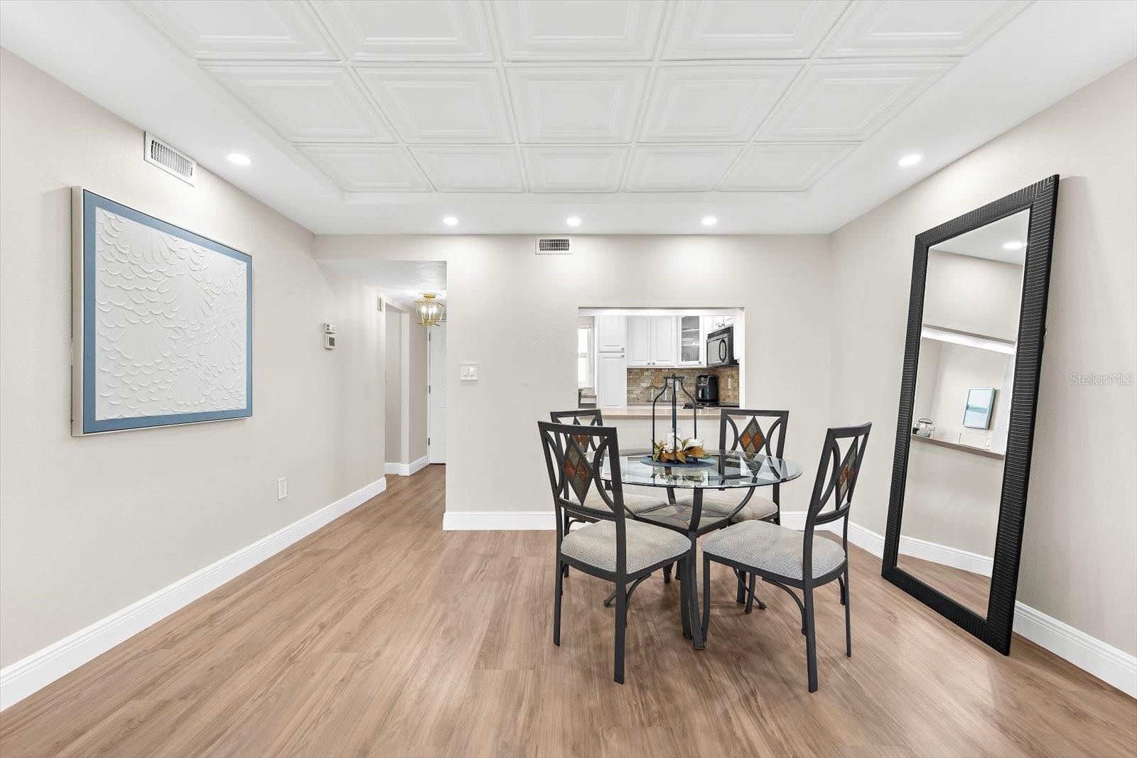 POINTE ON MIDNIGHT PASS - Residential