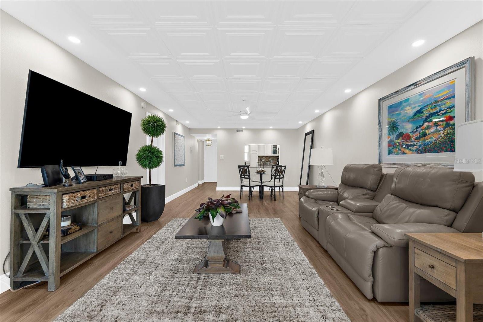 POINTE ON MIDNIGHT PASS - Residential