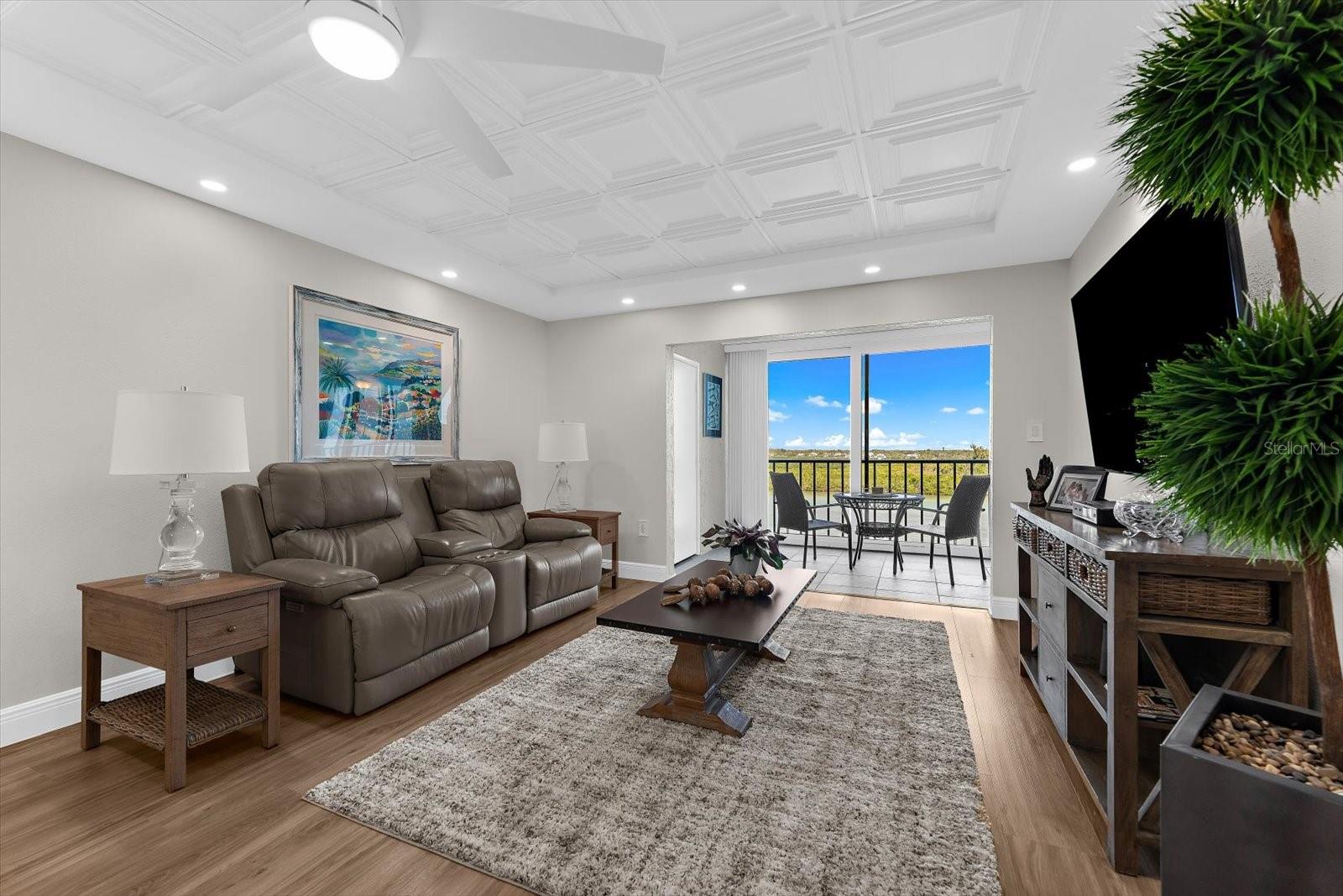 POINTE ON MIDNIGHT PASS - Residential