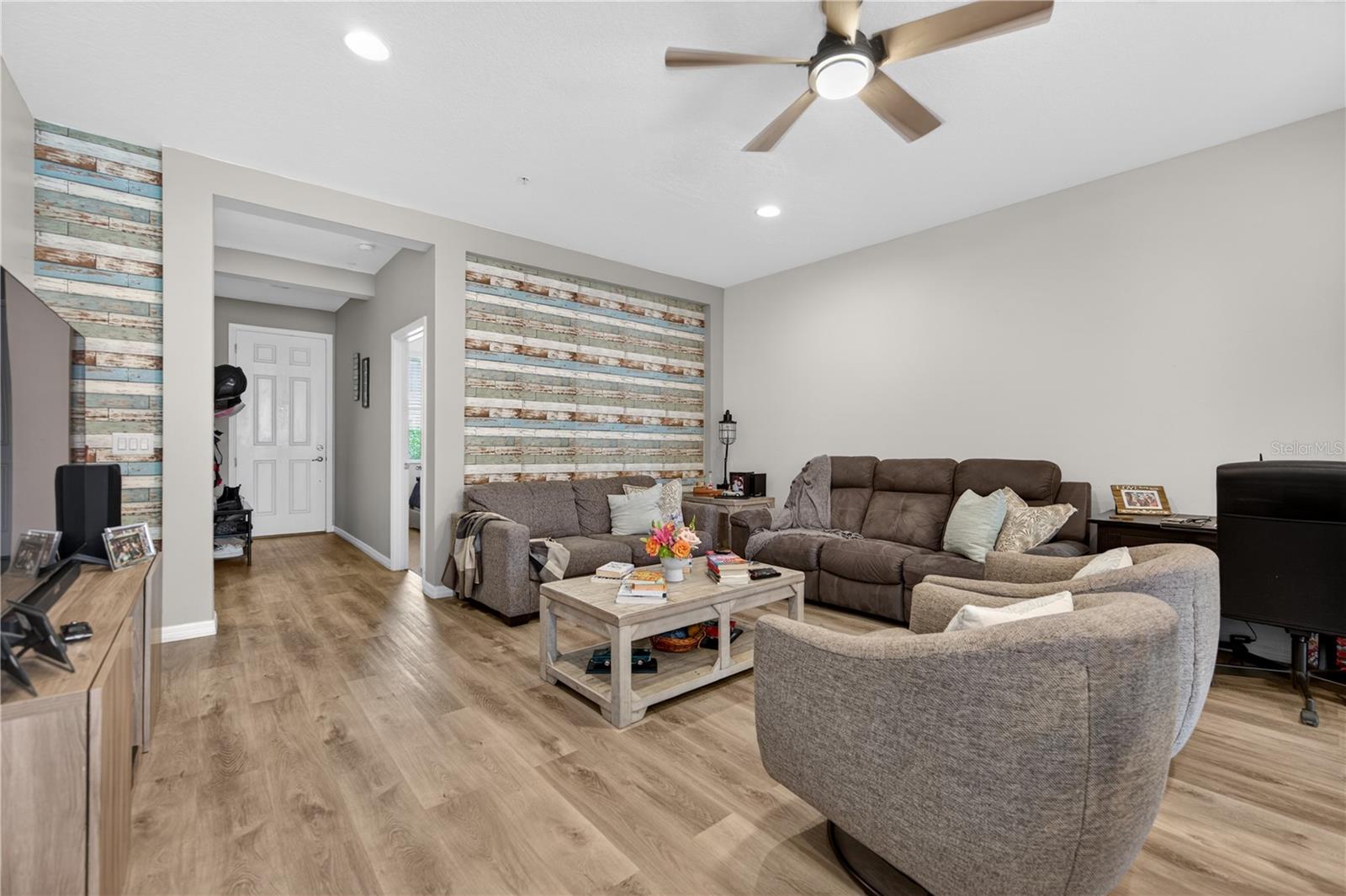 WATERS EDGE/LK NONA 03 C-F & - Residential