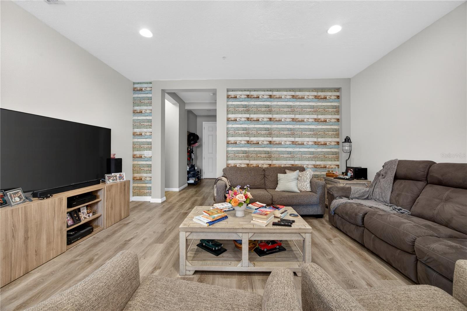 WATERS EDGE/LK NONA 03 C-F & - Residential