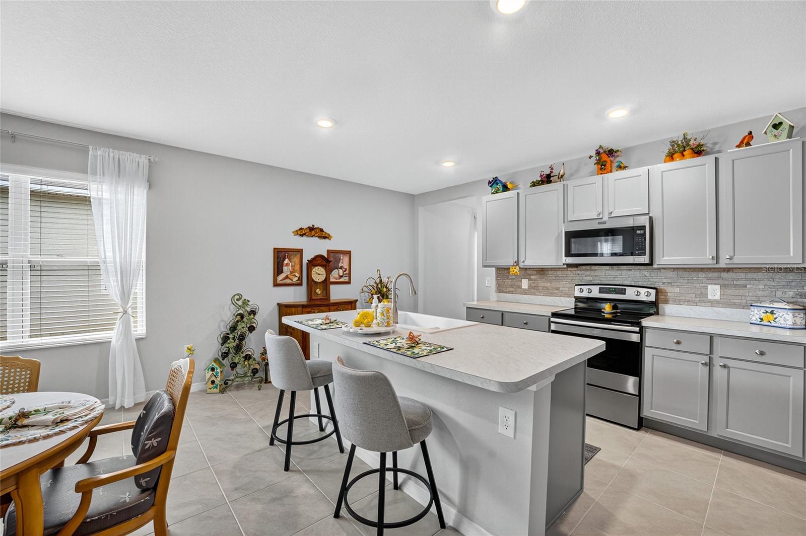 WOODBRIDGE LKS/EDGEWATER - Residential