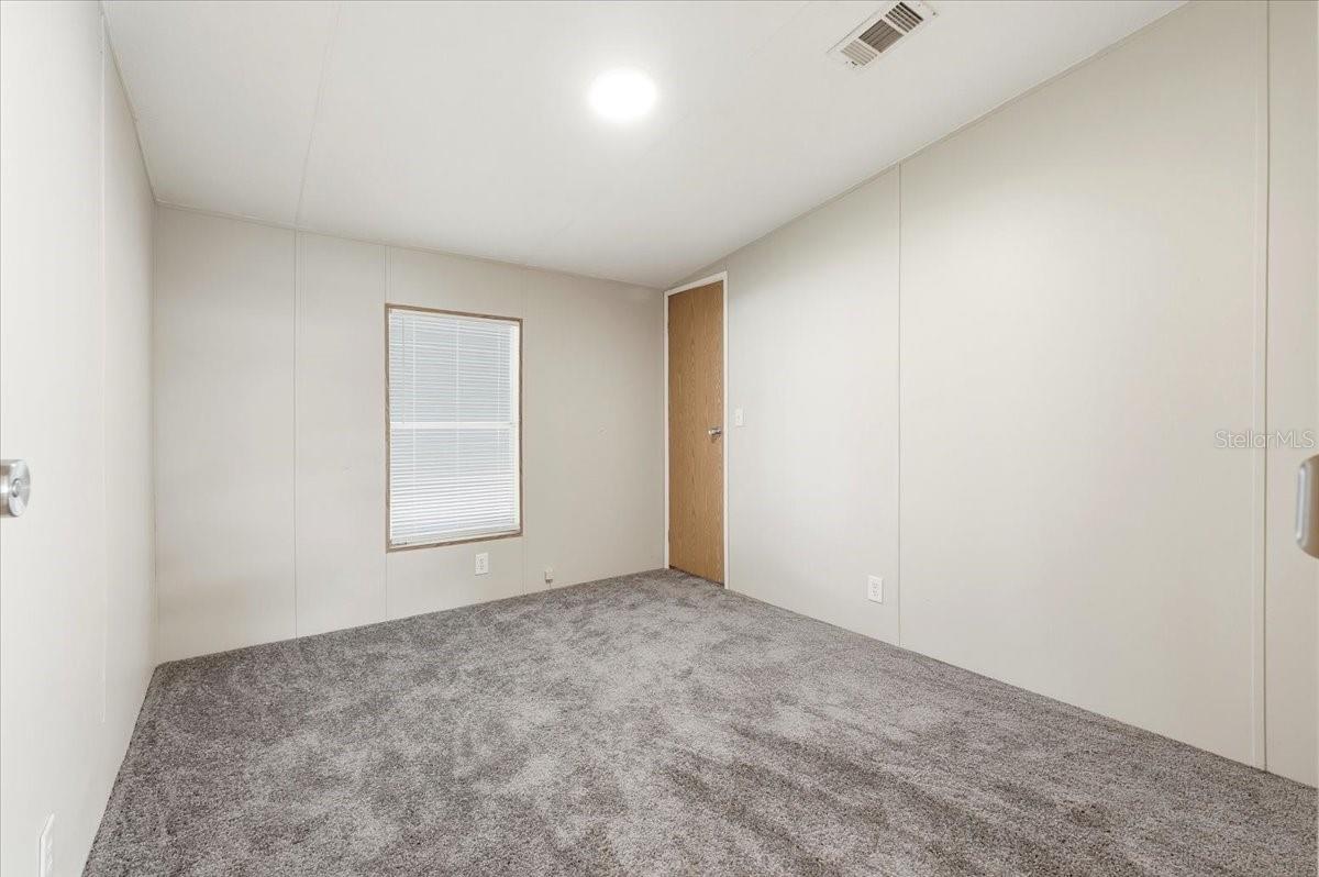 VILLAGE UNIT 04 ADD LAKELAND - Residential