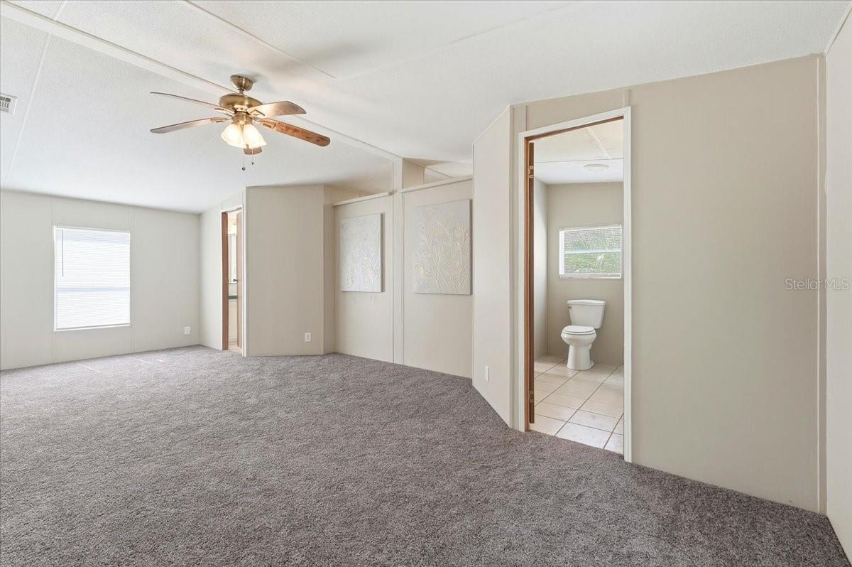 VILLAGE UNIT 04 ADD LAKELAND - Residential