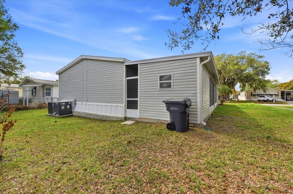 VILLAGE UNIT 04 ADD LAKELAND - Residential