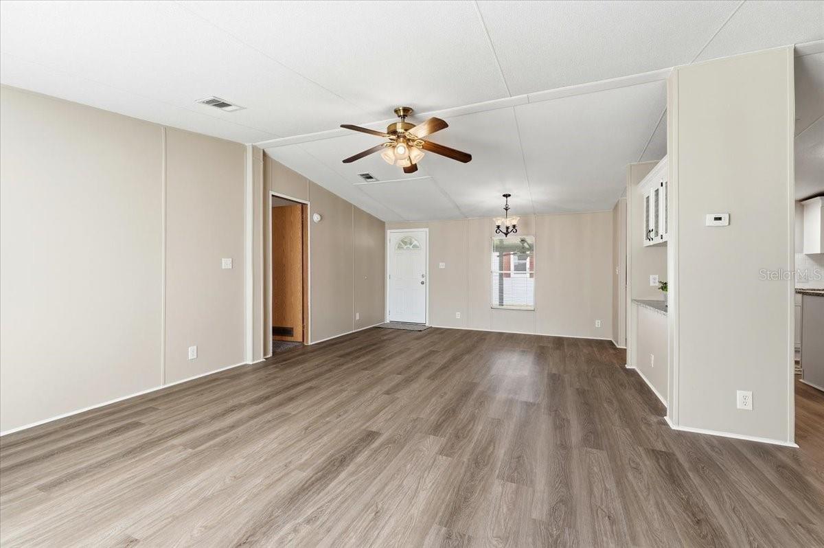 VILLAGE UNIT 04 ADD LAKELAND - Residential