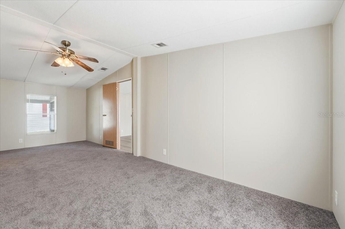 VILLAGE UNIT 04 ADD LAKELAND - Residential