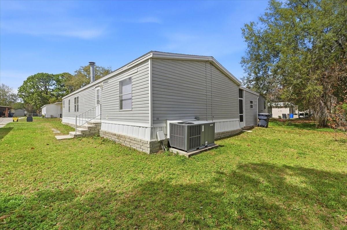 VILLAGE UNIT 04 ADD LAKELAND - Residential