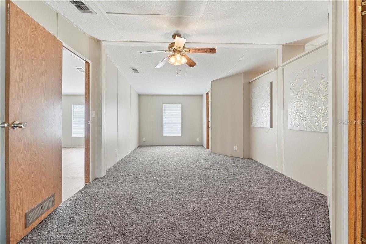 VILLAGE UNIT 04 ADD LAKELAND - Residential