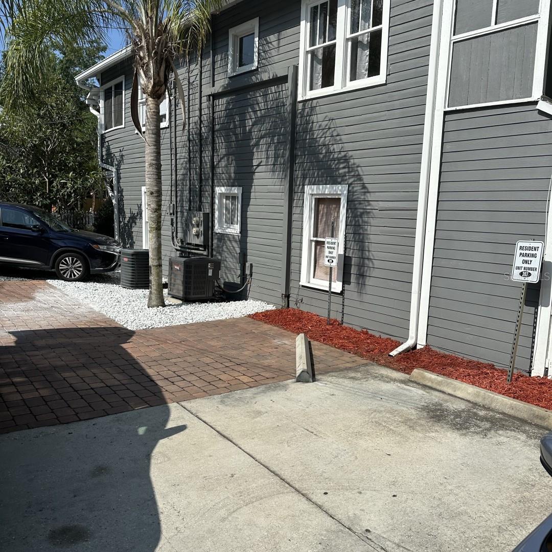 205 E VOORHIS AVENUE