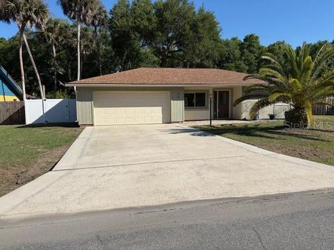 Photo of 40 Bay Spring Pl, Palm Coast, FL 32137 (MLS # FC317854)