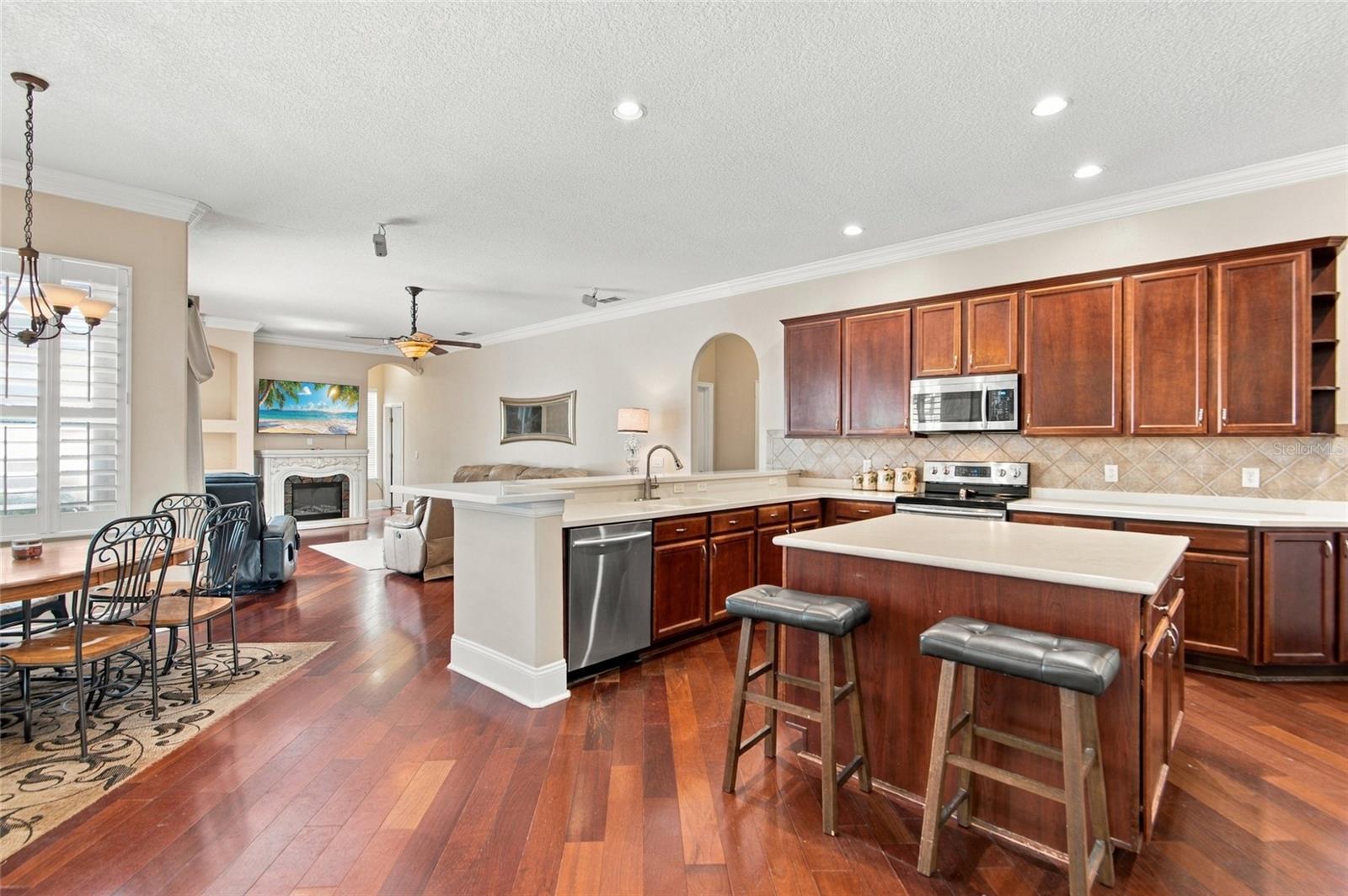 270 LAKE DARBY PLACE
