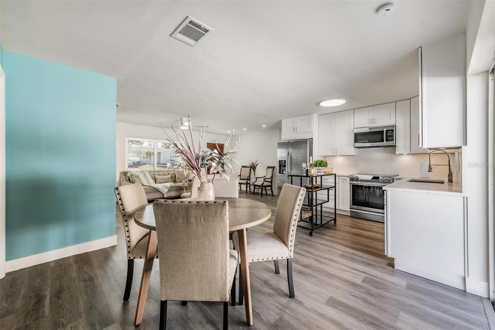 LAKE SHORE ESTATES - Residential