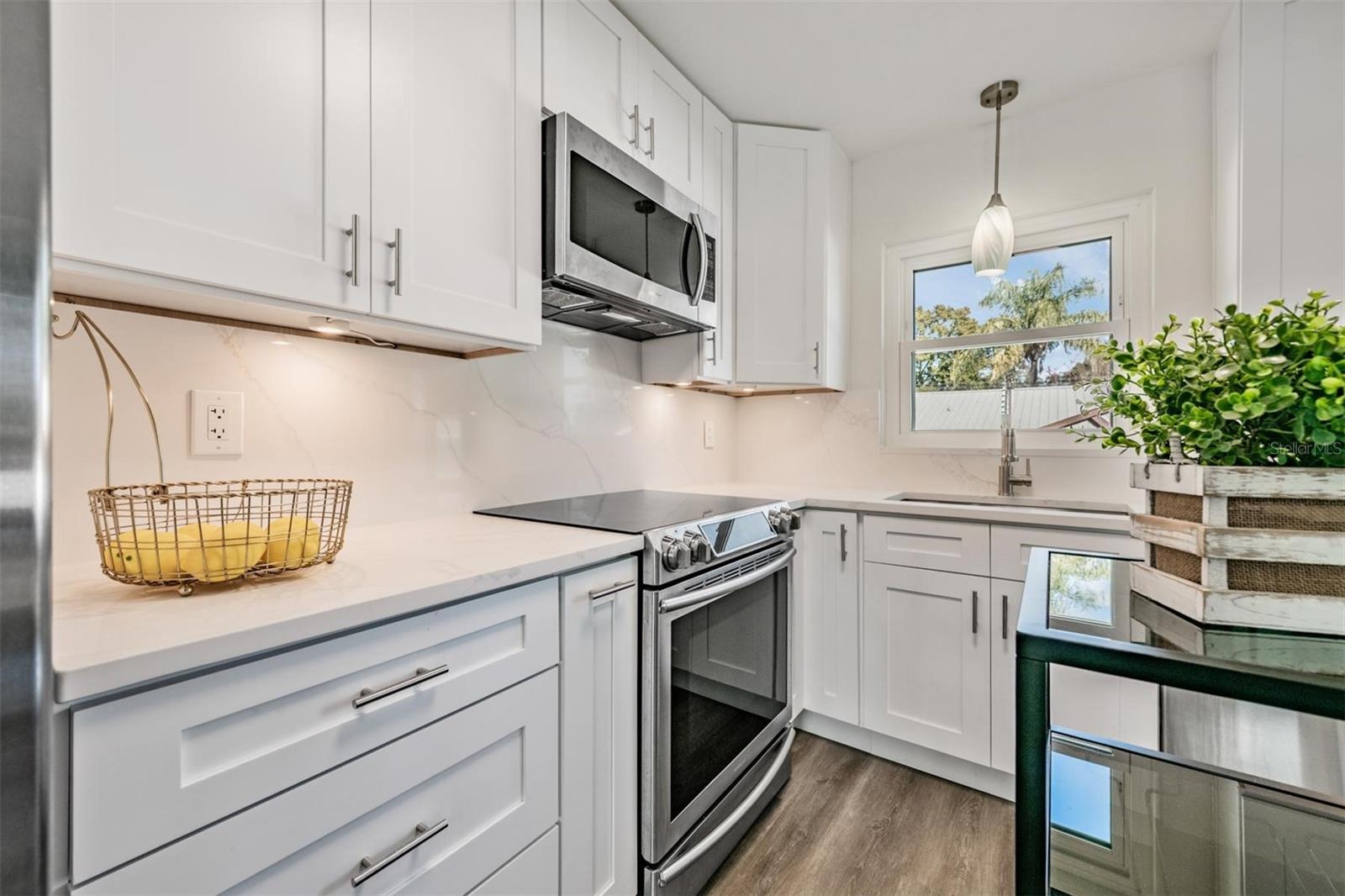 LAKE SHORE ESTATES - Residential