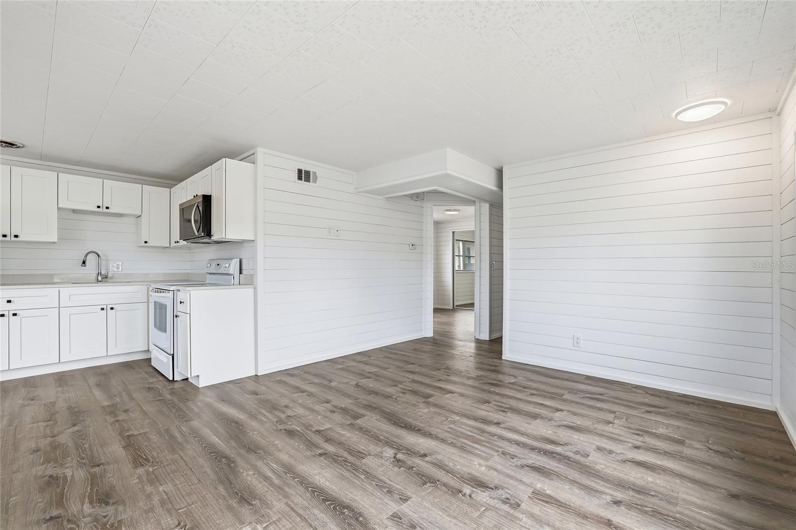 REGENCY COVE A COOPERATIVE - Residential Lease