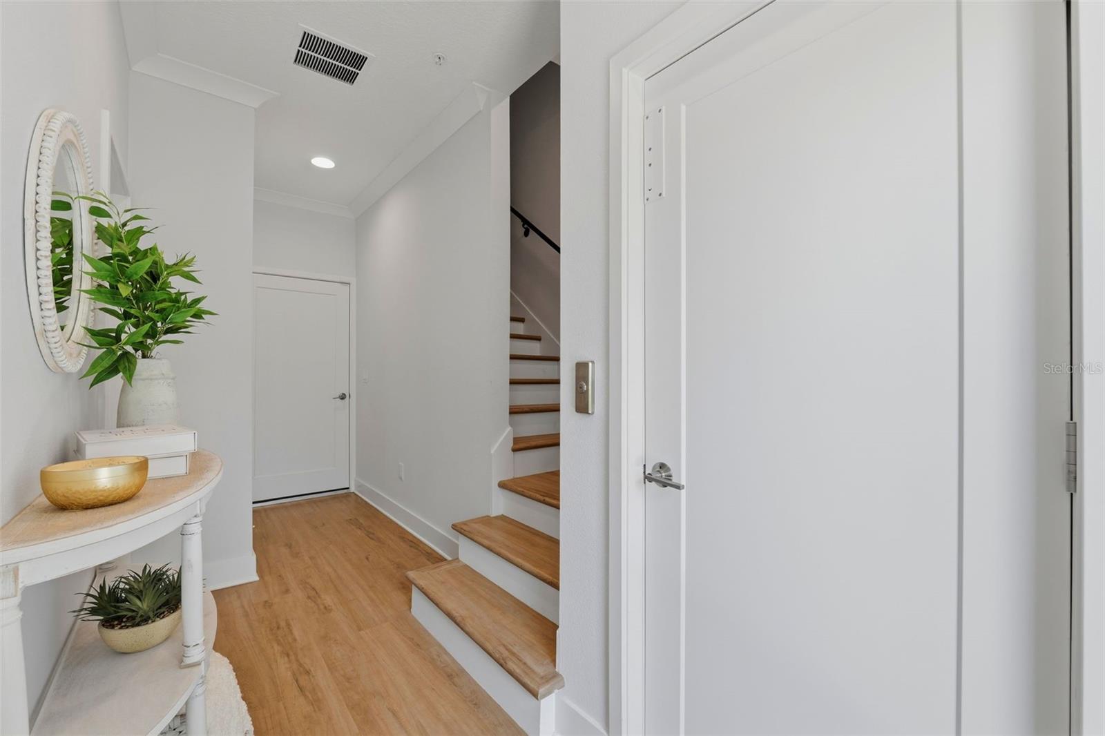 946 HIGHLAND AVENUE 16