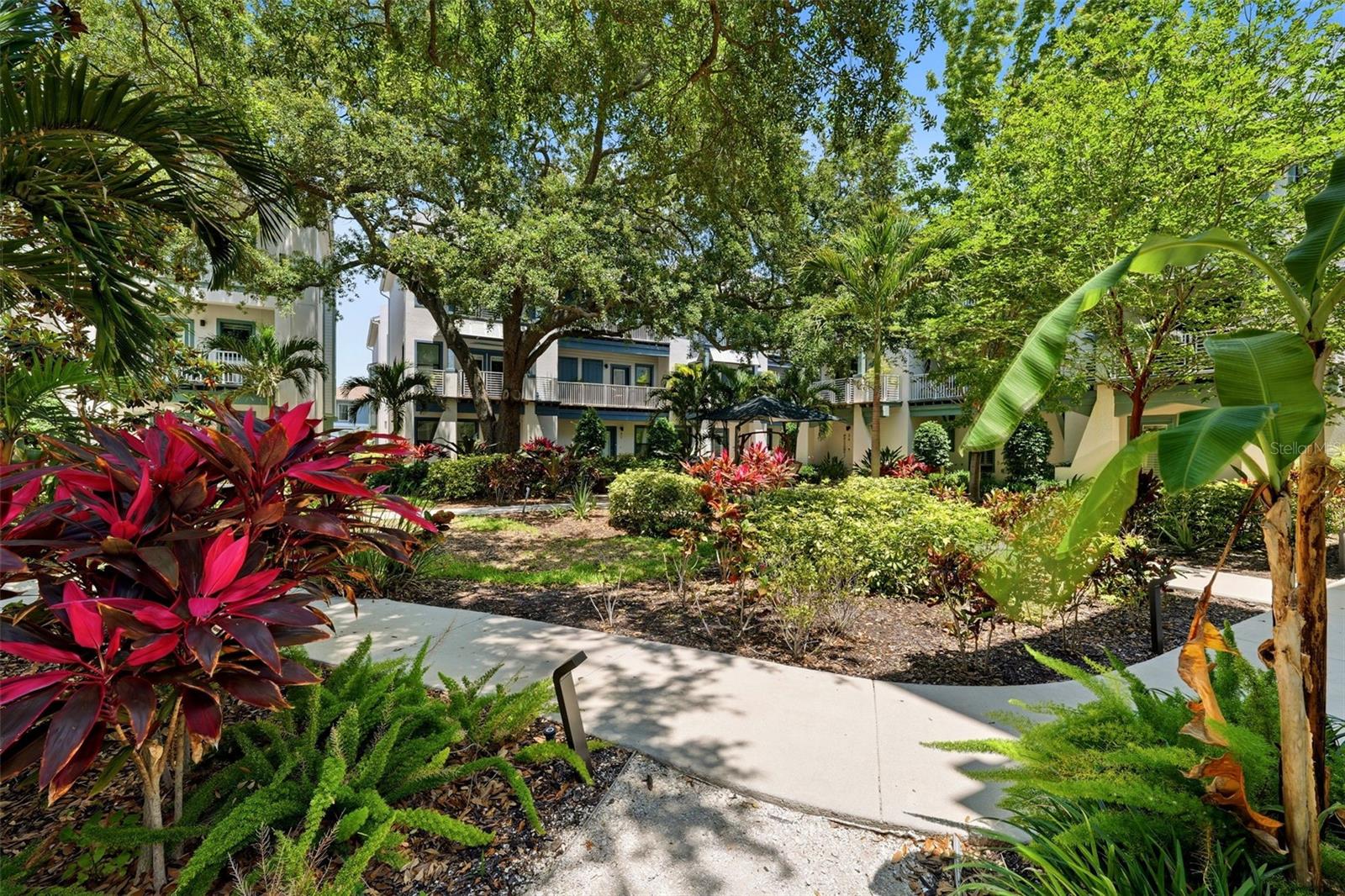 HIGHLAND TWNHMS - Residential