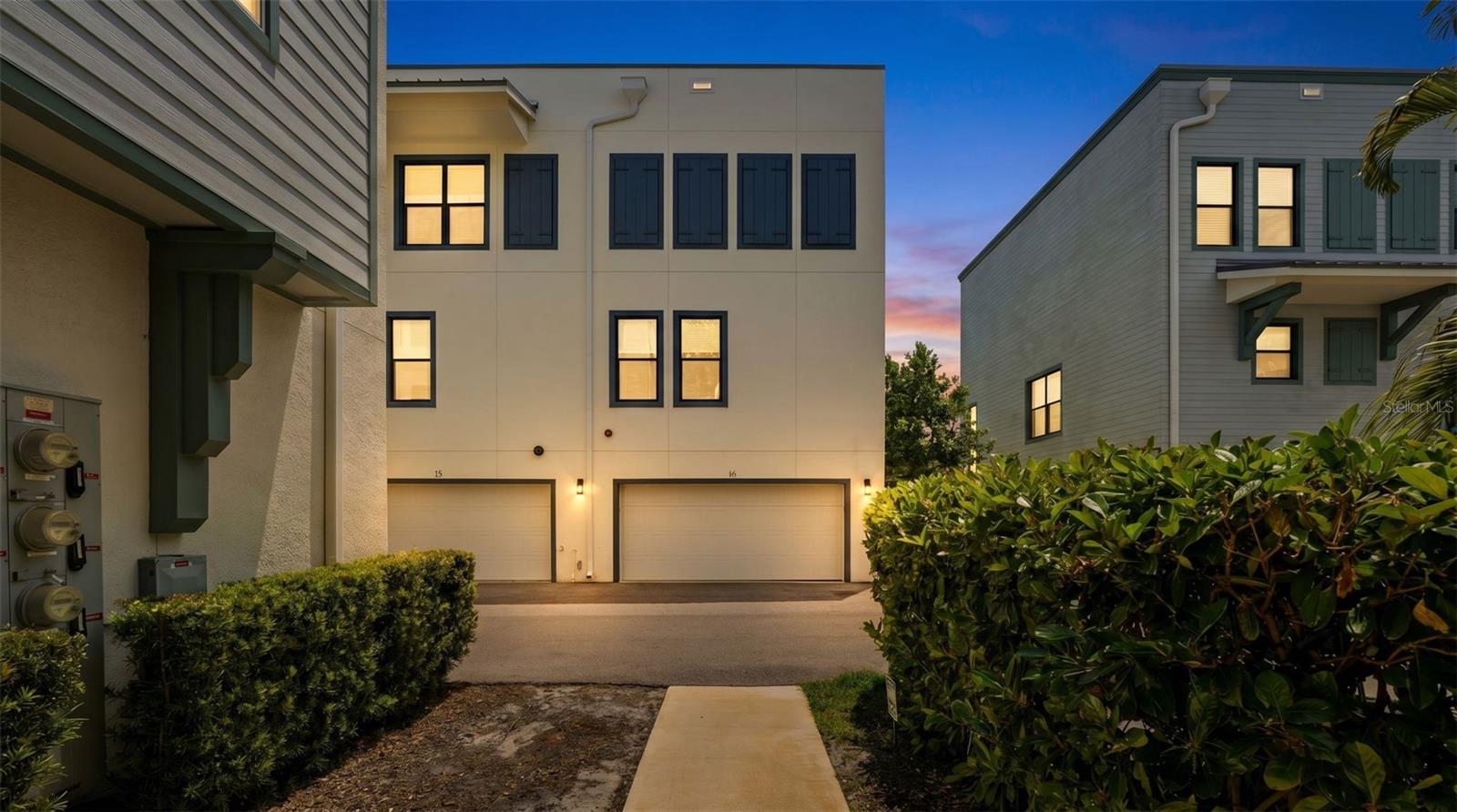 HIGHLAND TWNHMS - Residential