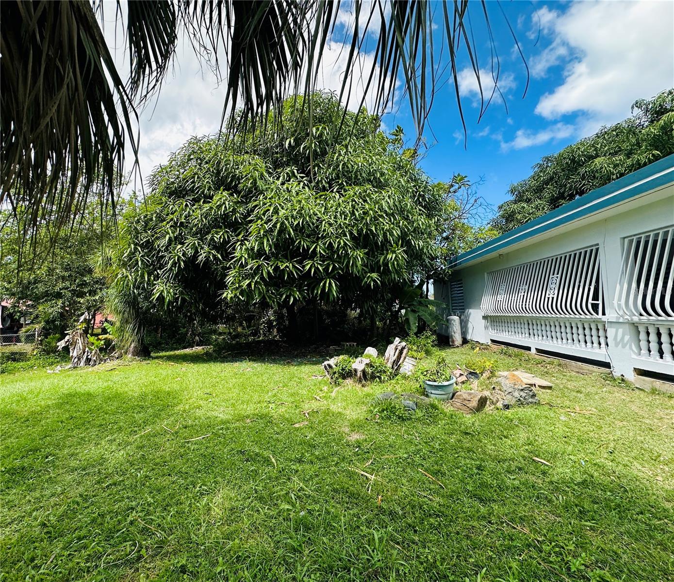 5 URB. TOAVILLE 8-16