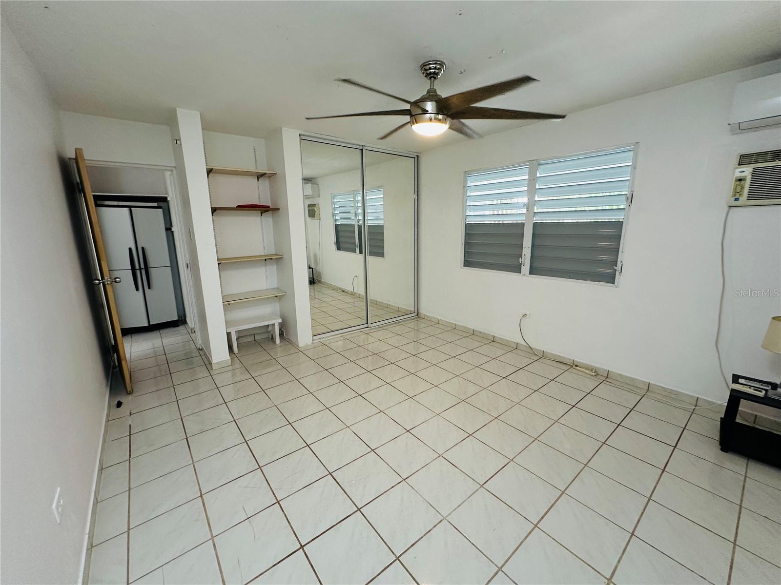 MEDIA LUNA - Residential