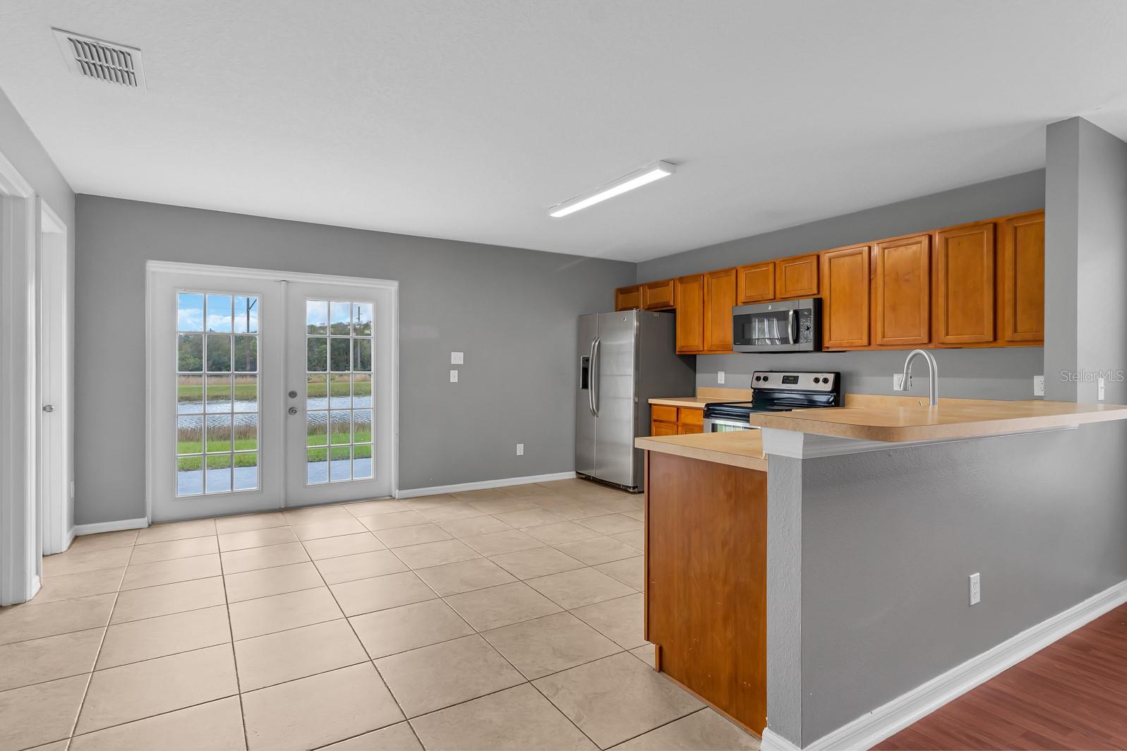 WINDROSE/SOUTHMEADOWUN 02 - Residential Lease