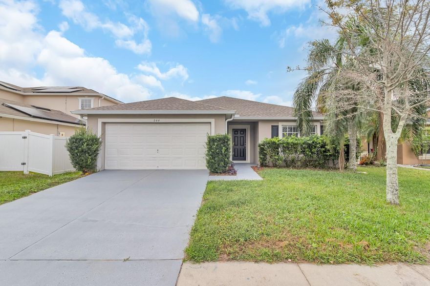 HOLIDAY PROMOTION. IF PROPERTY IS RENTED WITH A SIGNED LEASE BEFORE 12/25/2023 RENT IS 2295,000!!! Call me to view this ready to move in beauty.
Discover the perfect blend of comfort and style in this inviting 3 bedroom, two bathroom split bedroom floor plan.The bright open floor plan features a living room dining room combo. Enjoy a serene lake view from the kitchen , fenced on both sides and with no rear neighbors. No carpet throughout. The kitchen features an area for your breakfast table  and a breakfast bar. Walk in pantry and ample cabinet space. Inside utility room, two car garage and a freshly painted driveway. Don't miss out on this delightful rental opportunity.The community is conveniently located just South of the Airport, with easy access to major roads, like the TR 417 and the Turnpike. The home is minutes from shopping, restaurants, local attractions, and schools.The lawn maintenance is the tenant's responsibility.One medium sized dog under 55 lbs allowed with additional fees. Tenant must acquire renters insurance. Please use this link for application www.avail.co/apply/p8VRBr0