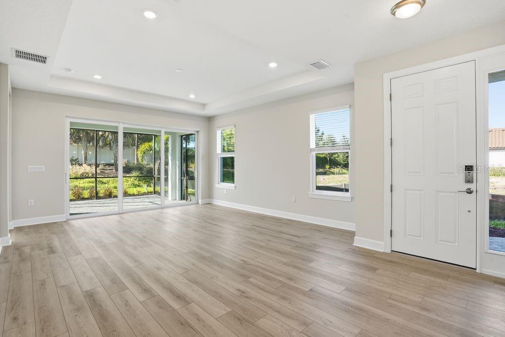 AZARIO ESPLANADE - Residential