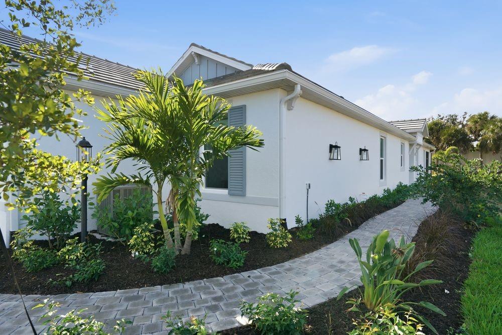 AZARIO ESPLANADE - Residential