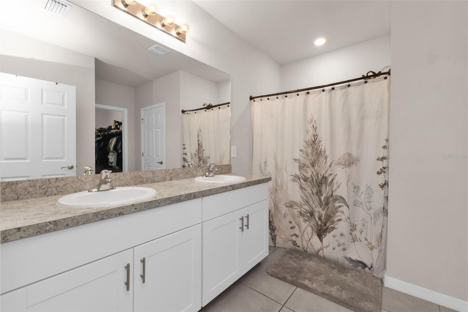 RIVER CLUB - Residential