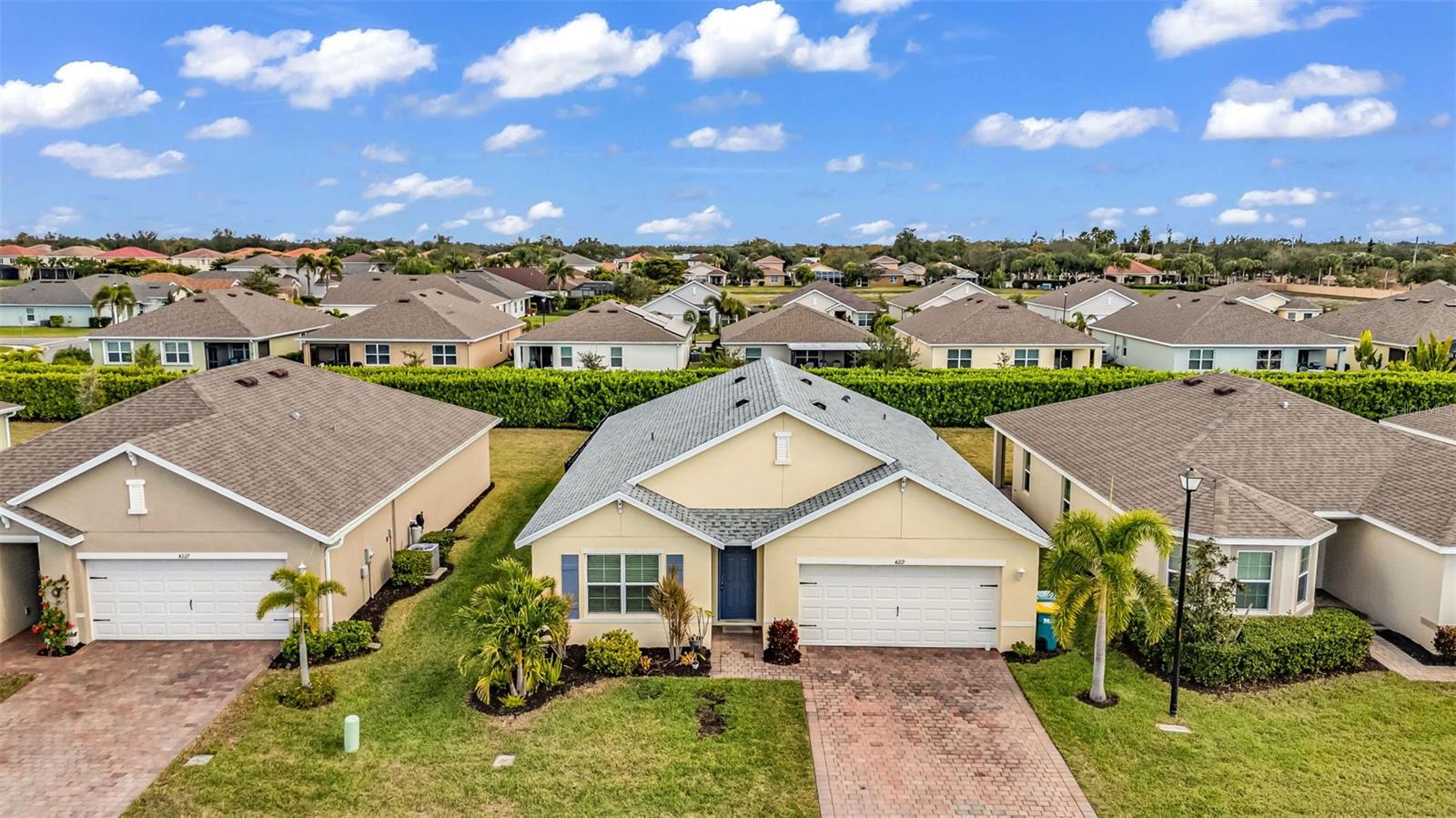 RIVER CLUB - Residential