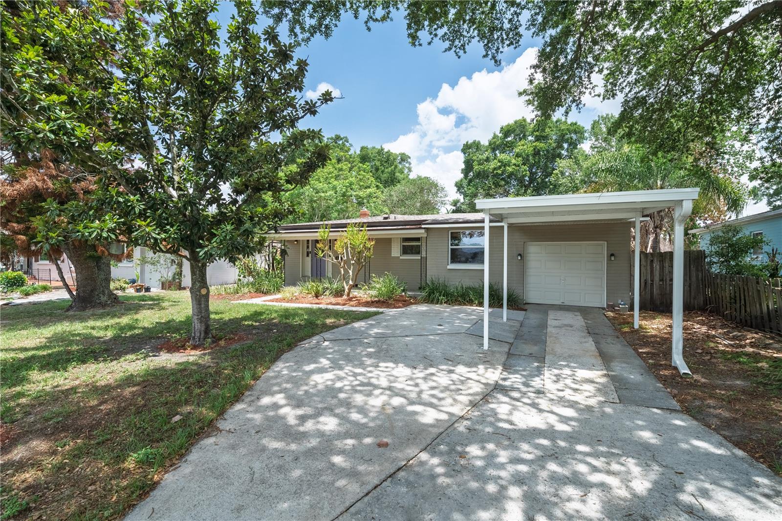 819 CANOVIA AVENUE