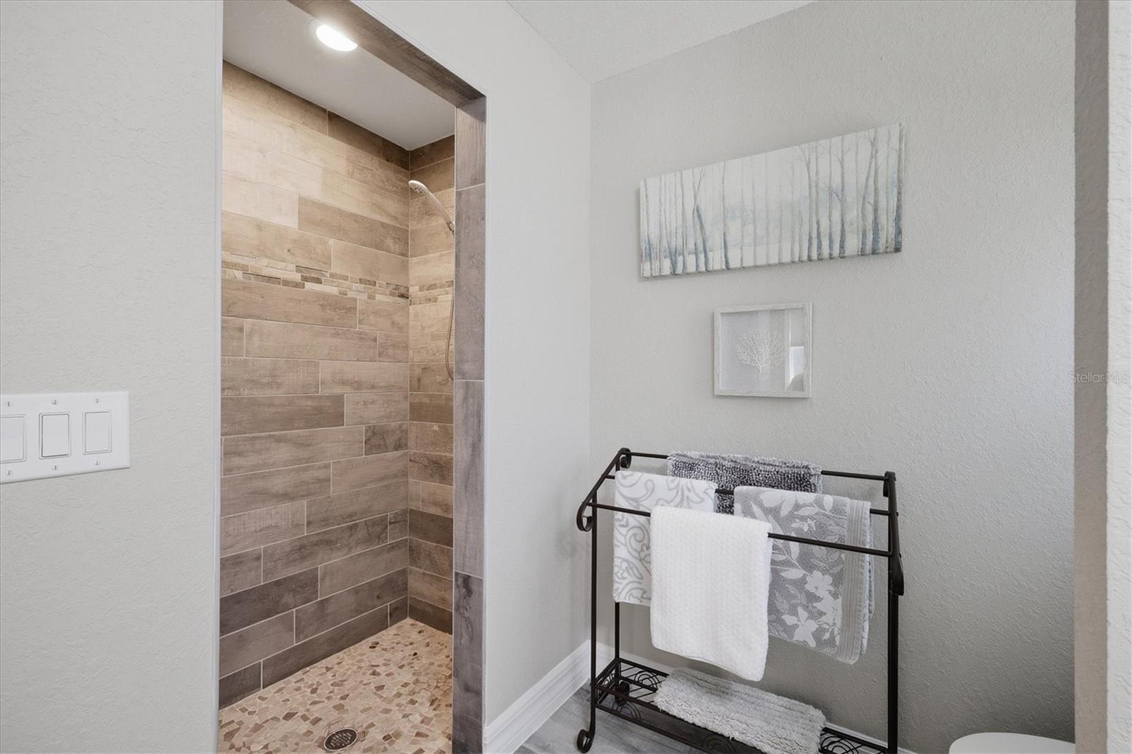 ROTONDA LAKES - Residential