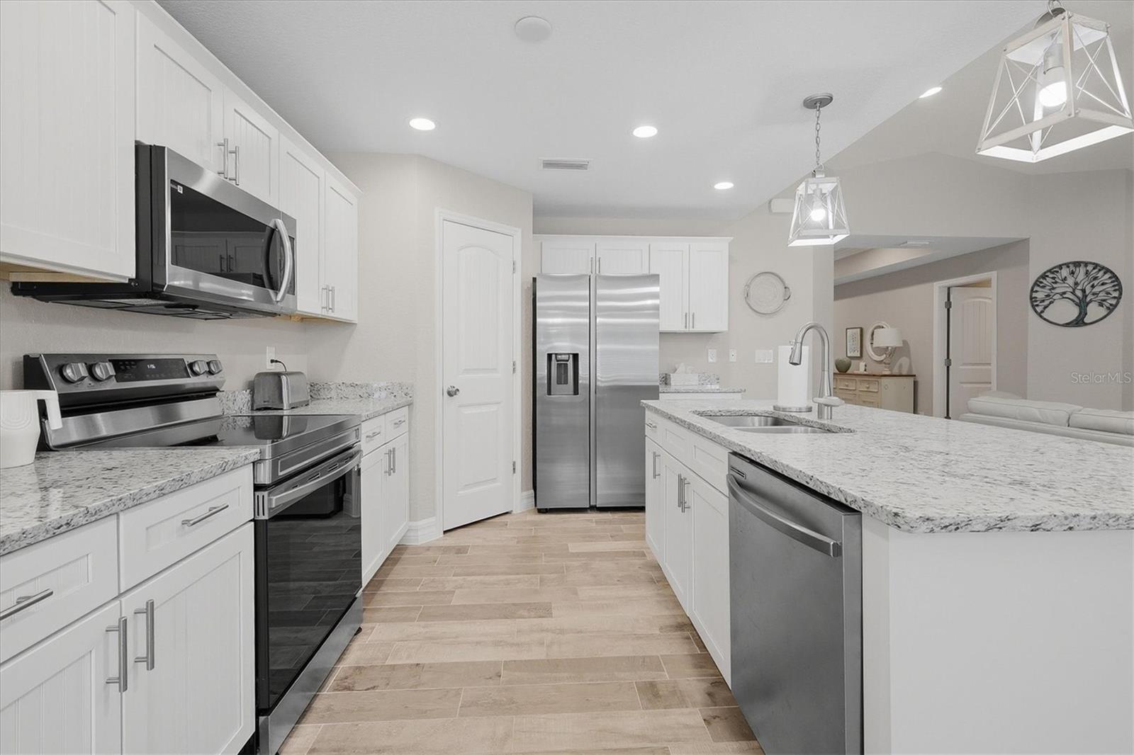 ROTONDA LAKES - Residential