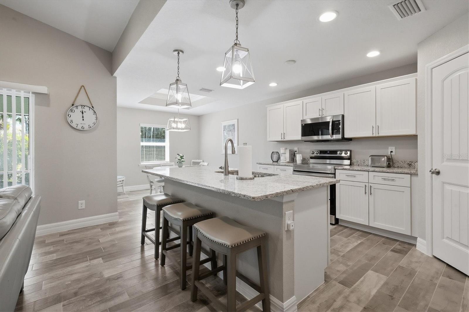 ROTONDA LAKES - Residential