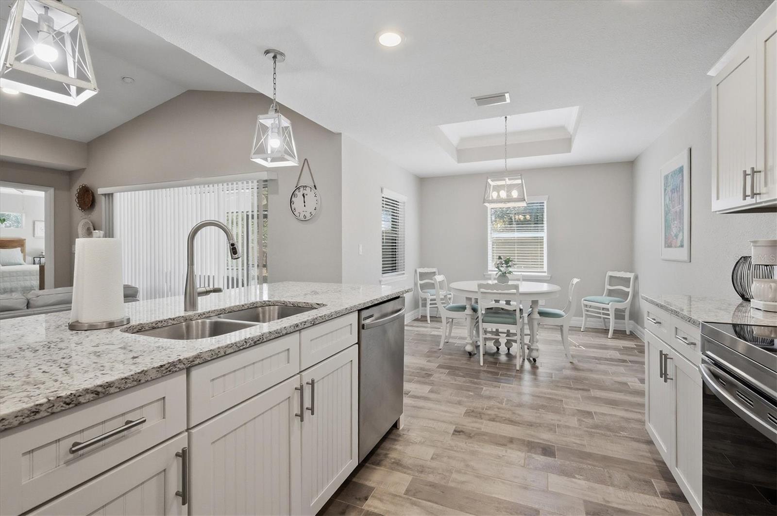 ROTONDA LAKES - Residential