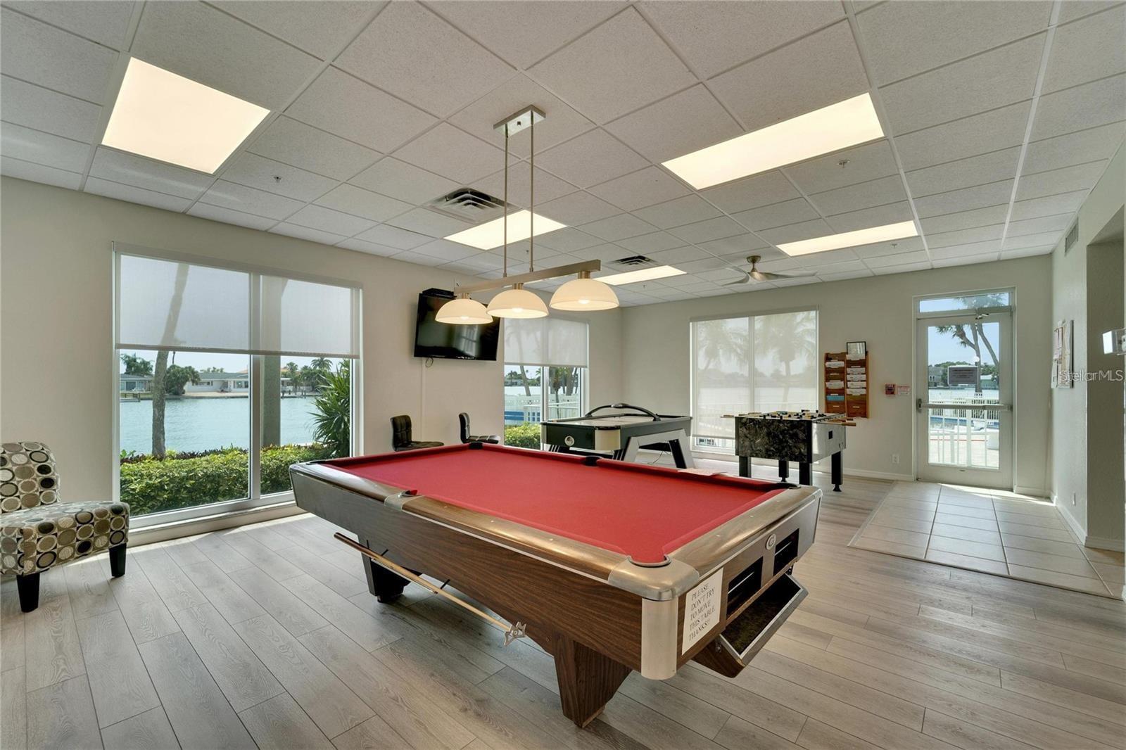 THREE PALMS POINTE CONDO - Residential