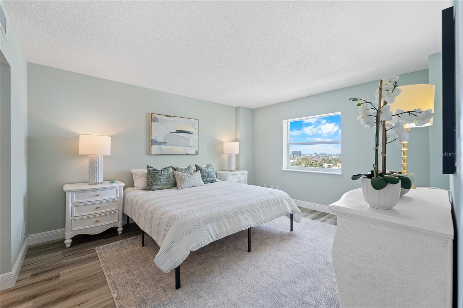 THREE PALMS POINTE CONDO - Residential