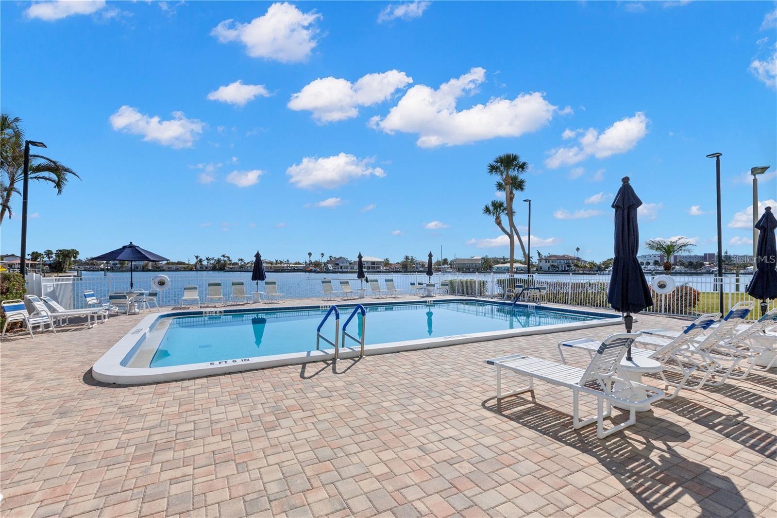 THREE PALMS POINTE CONDO - Residential