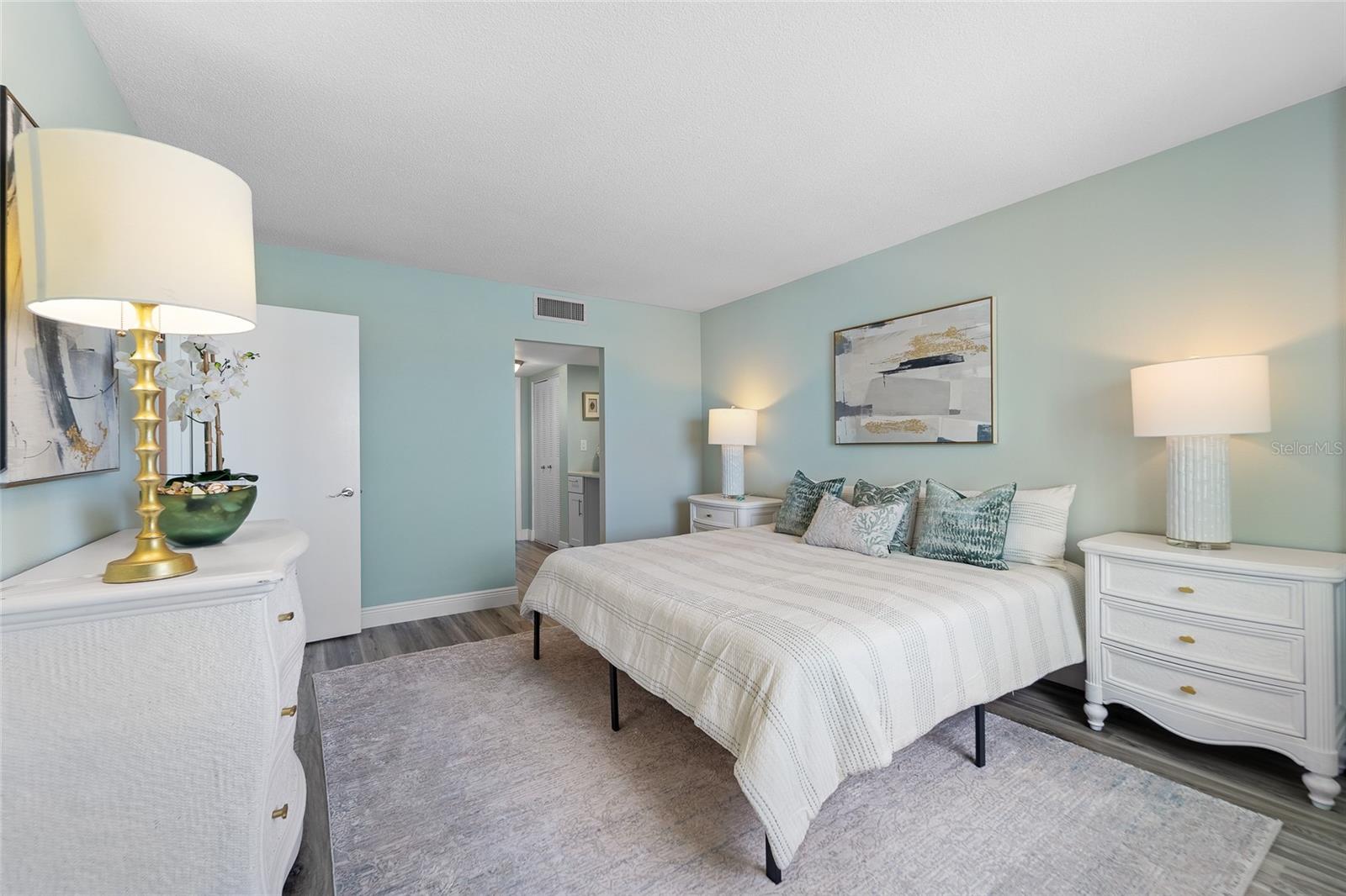 THREE PALMS POINTE CONDO - Residential