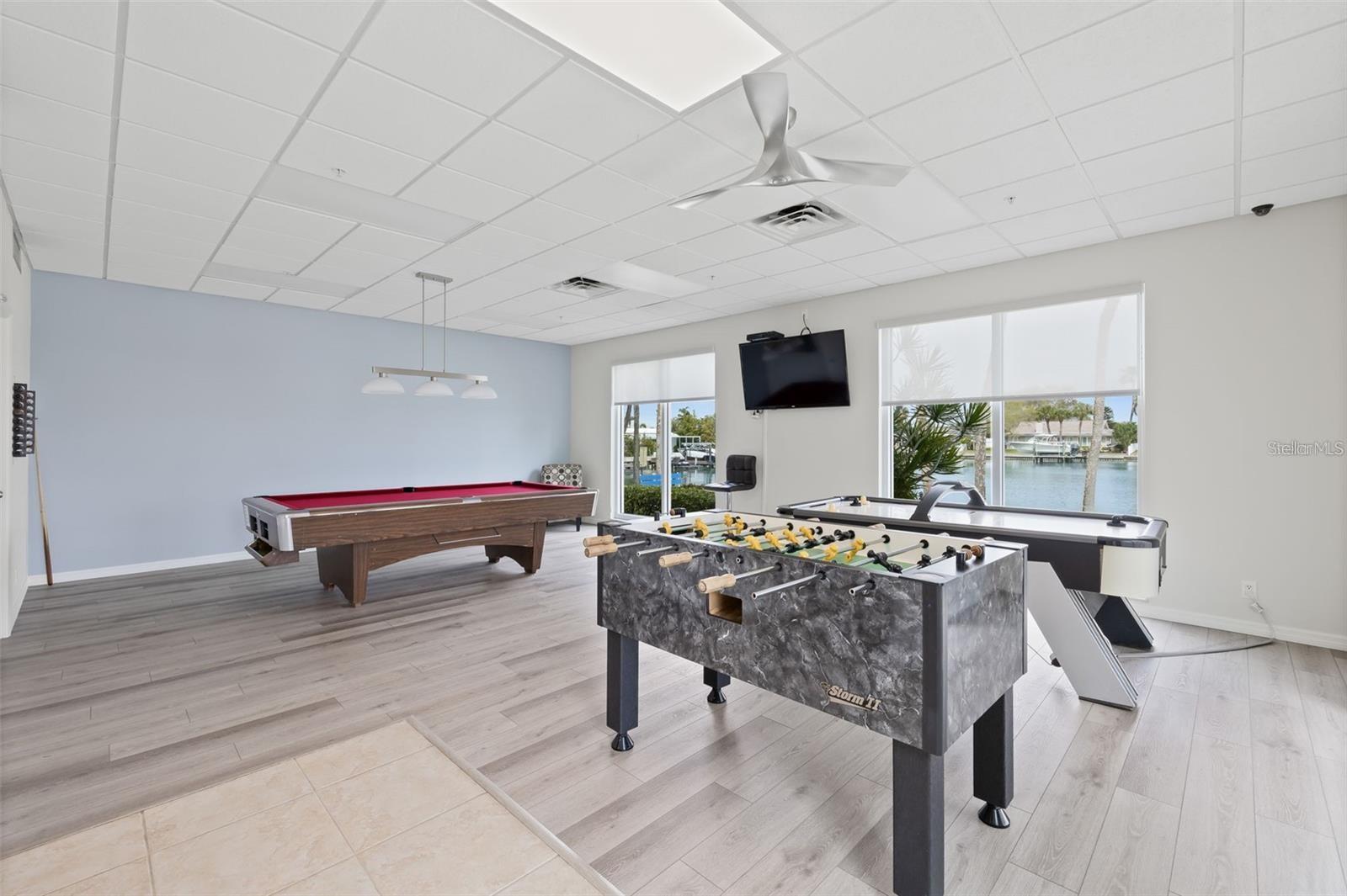 THREE PALMS POINTE CONDO - Residential