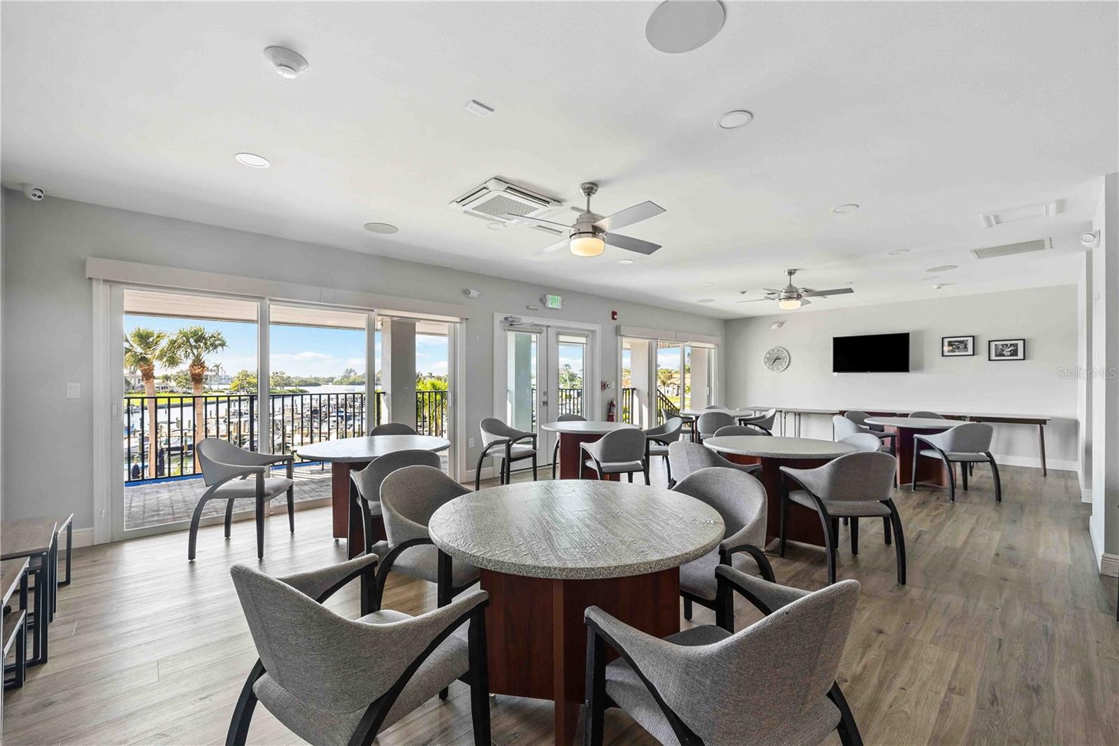 SOUTHBAY YACHT & RACQUET CLUB - Residential Lease