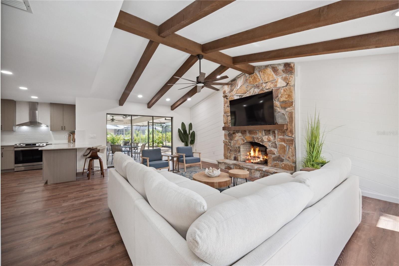 SOUTHBAY YACHT & RACQUET CLUB - Residential Lease