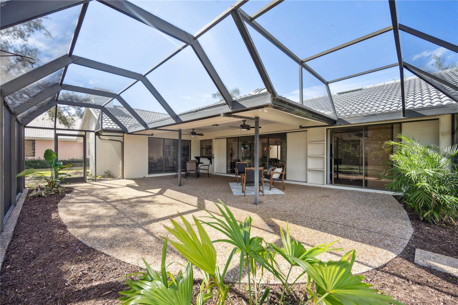 SOUTHBAY YACHT & RACQUET CLUB - Residential Lease