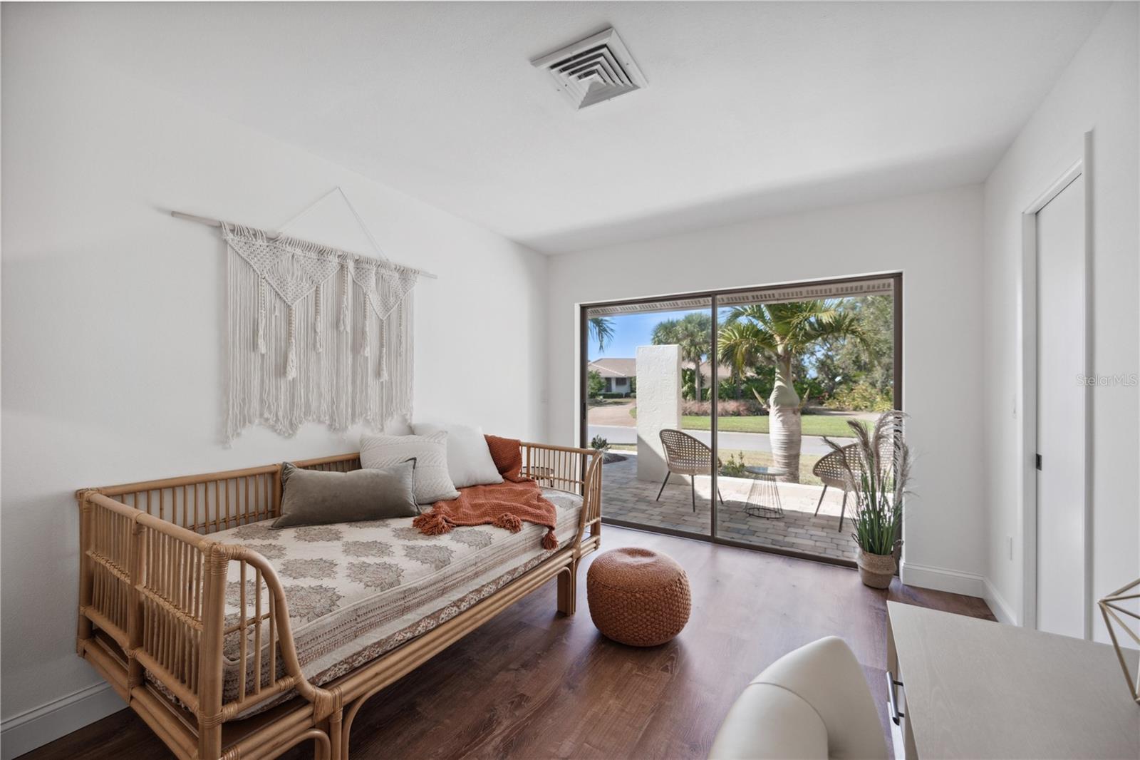 SOUTHBAY YACHT & RACQUET CLUB - Residential Lease